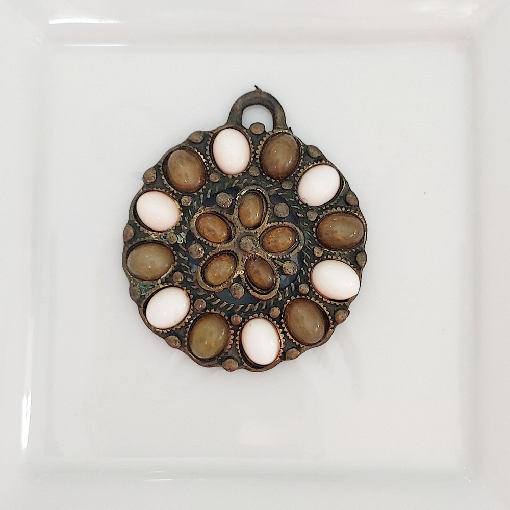 ⭐️5/$20 Circular Pendant - Green, Brown, Cream